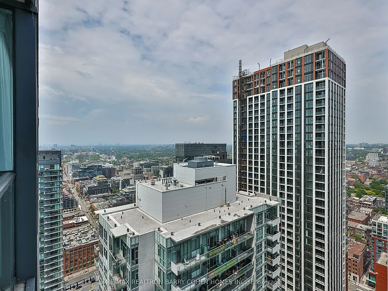 88 Blue Jays Way #LPH4101 — Photo 30