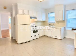 11 Melbourne Ave, Newtonville, MA 02460