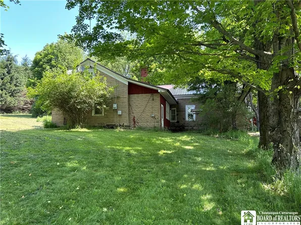 11425 Sharp St, East Concord, NY 14055