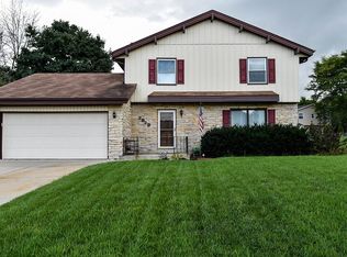 2929 W Briarwood Dr, Franklin, WI 53132