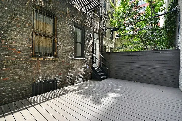 Rented by Bold New York | media 30