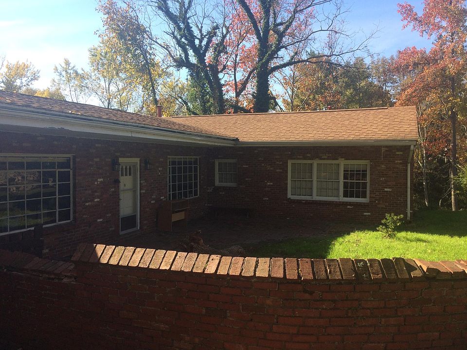 1st image of 513 1/2 8th St