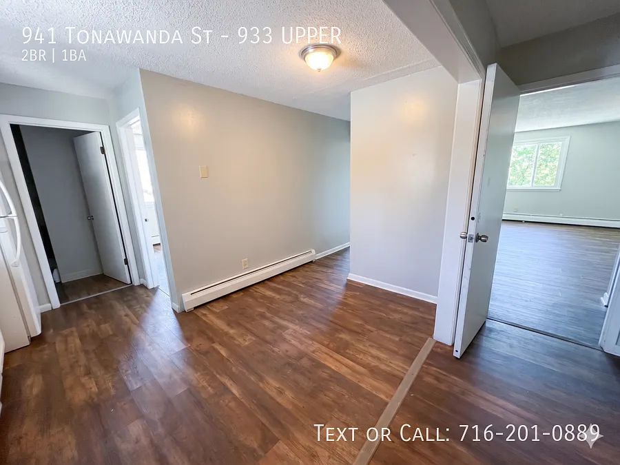 Building Photo - 941 Tonawanda St #933