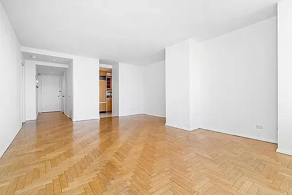 160 West 66th Street — Photo 3