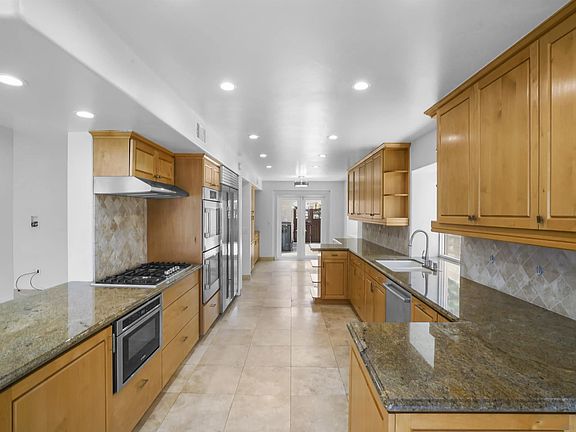 4th image of 34 Spinnaker Way