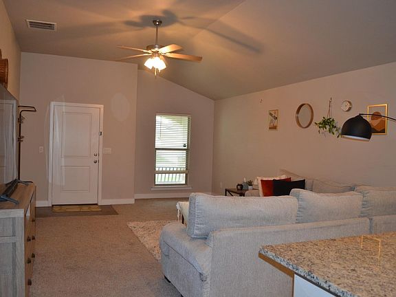 4th image of 13816 Avenue S