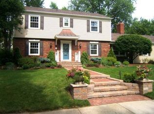 1204 N Loomis St, Naperville, IL 60563