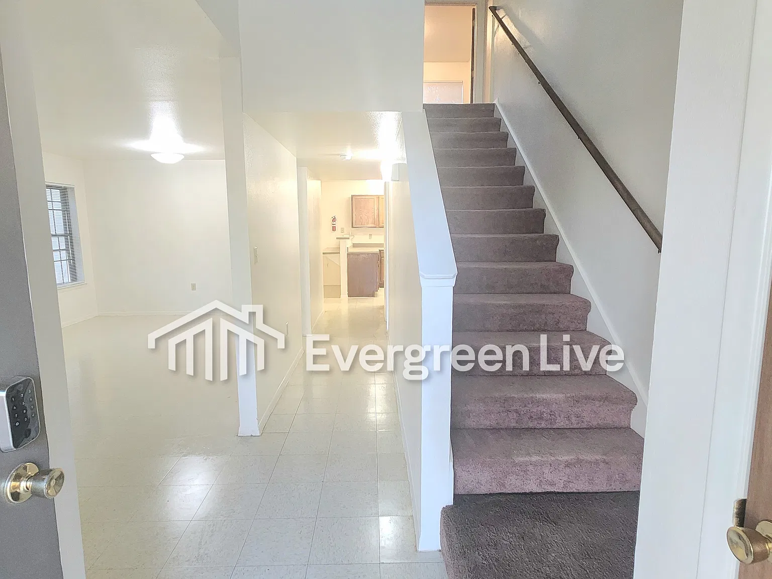 4 bed, 2.5 bath, 1390 sqft, $1,245 — Photo 3
