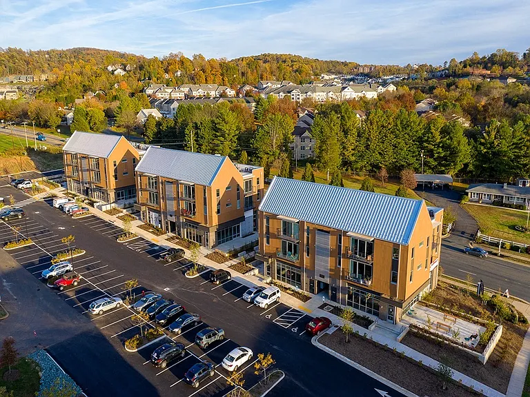 Riverside Village Apartments — Photo 16