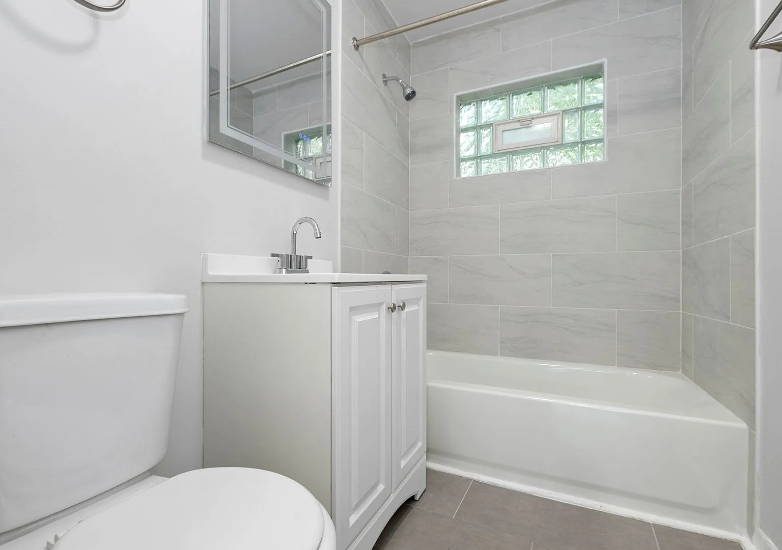 7635 S. Coles Avenue — Photo 4