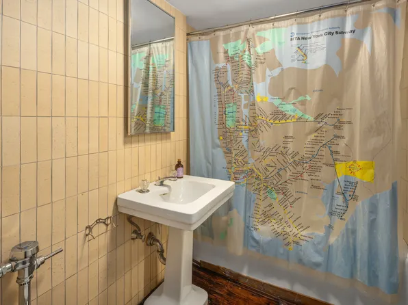 45 Peck Slip image 10 of 10