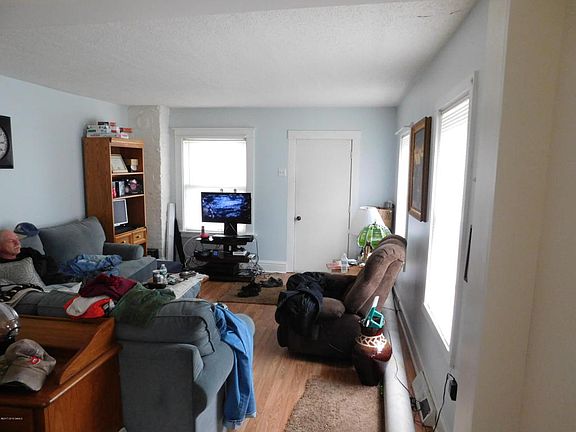 5th image of 30 Delaware Ave