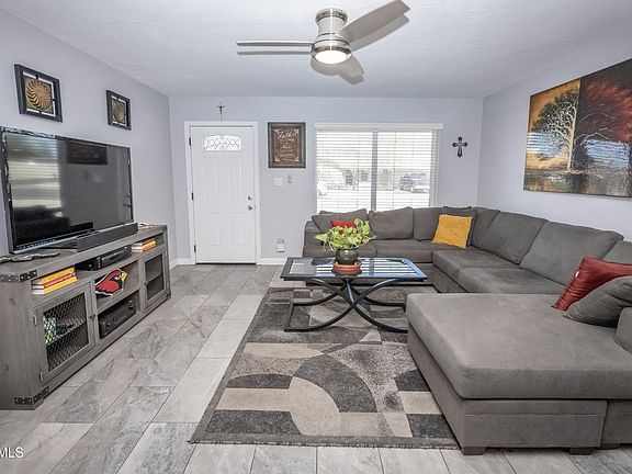3rd image of 4501 W ALTADENA Avenue