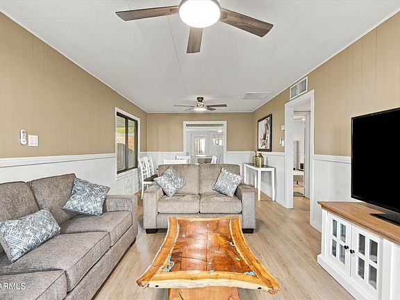 3rd image of 4233 N 32ND Avenue