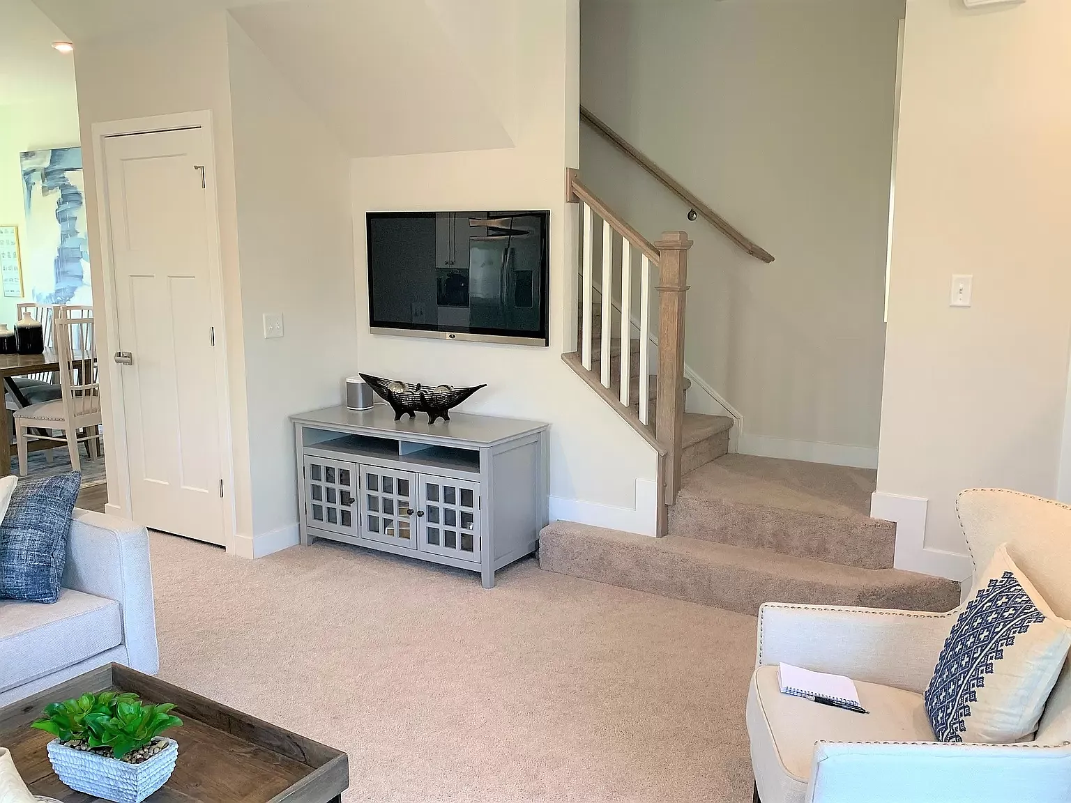 3 bed, 2.5 bath, 1440 sqft, $2,050 — Photo 4