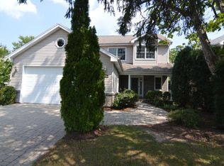 810 Ridge Ave, Wauconda, IL 60084