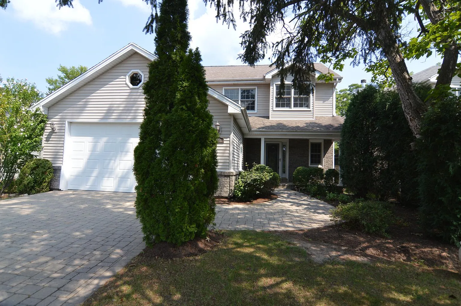 810 Ridge Ave photo 1