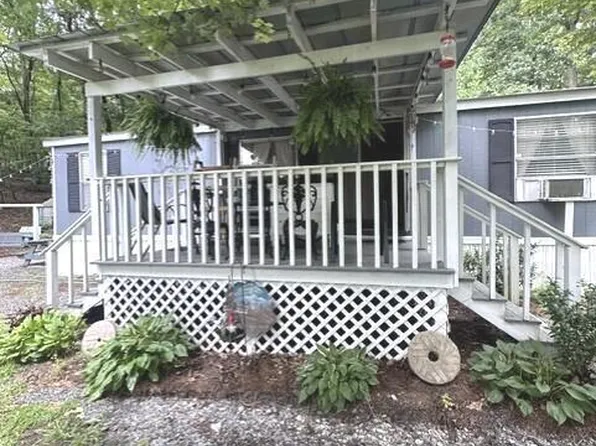 317 Forest Trl, Clarkesville, GA 30523