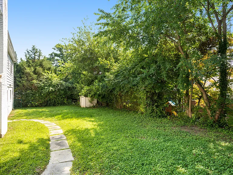 4516 Gretna St — Photo 25