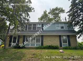 1802 Manhattan Dr, Waukesha, WI 53186