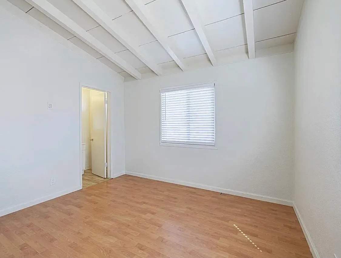 3 bed, 1.5 bath, 1088 sqft, $2,650 — Photo 3