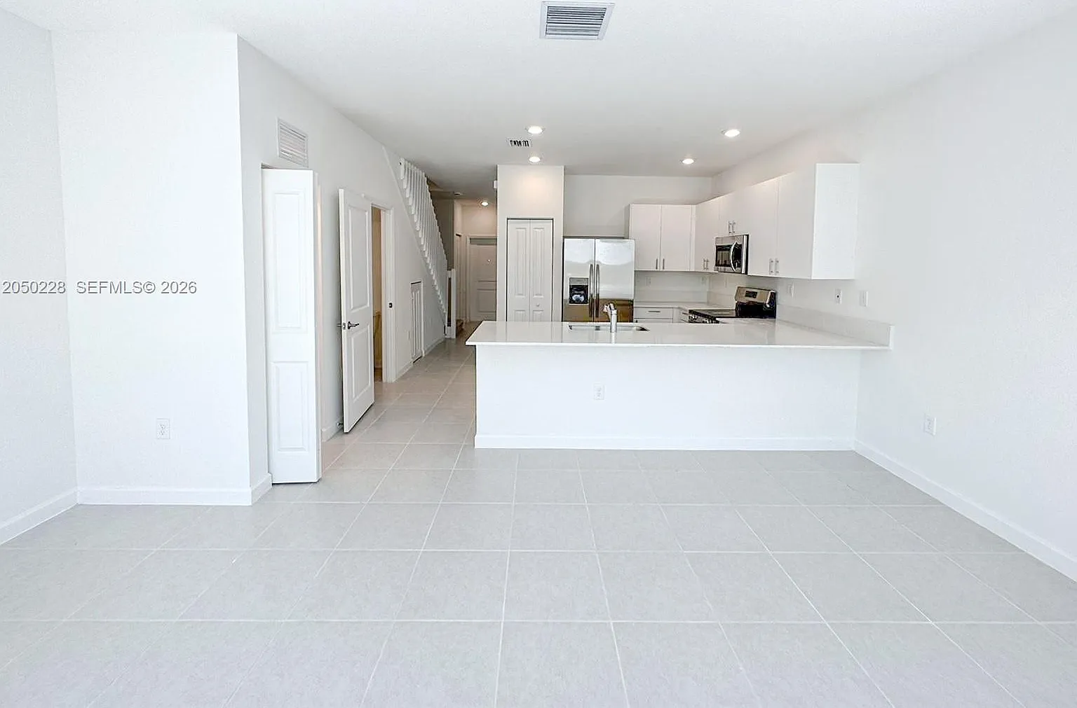 3 bed, 1600 sqft, $2,500 — Photo 2