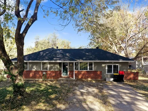 106 Helen St, Excelsior Springs, MO 64024