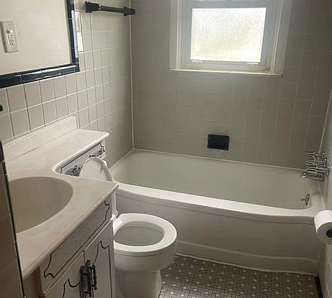 3rd image of 3604 Walnut St
