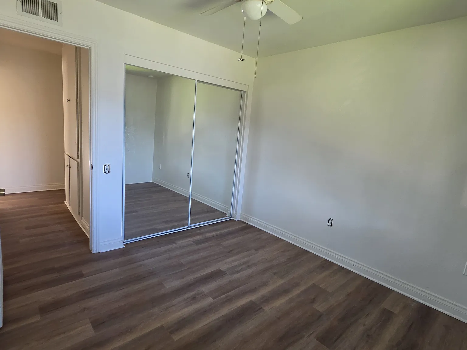 3 bed, 1100 sqft, $3,450 — Photo 3