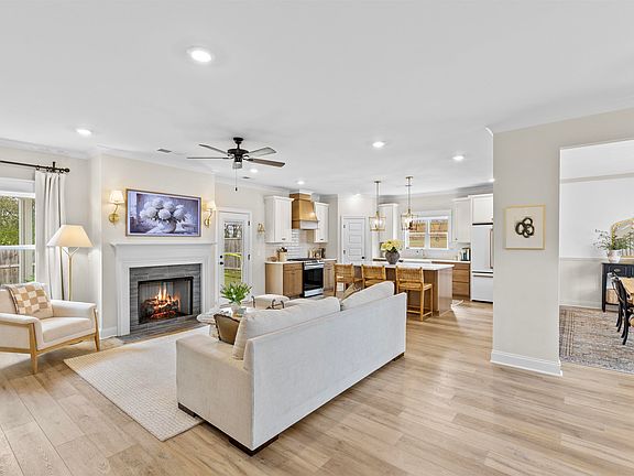 4th image of 1190 Camellia Ridge Dr
