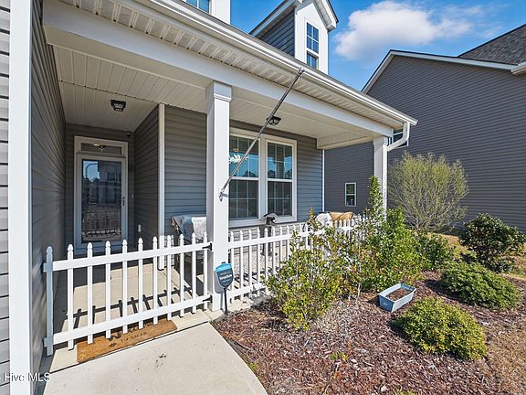 5th image of 1592 Carmelina Drive SE