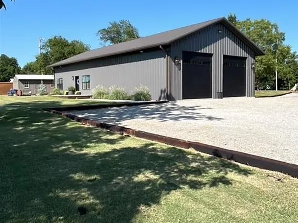 906 E Roosevelt St, Agra, OK 74824