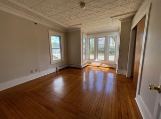 76 Pine St APT 5, Rochester, NH 03867