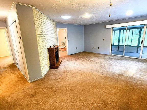 4th image of 9849 Frontenac Dr