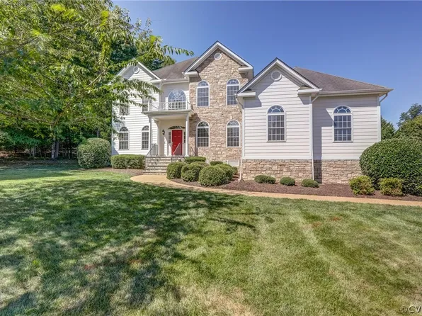 3260 Queens Grant Dr, Midlothian, VA 23113