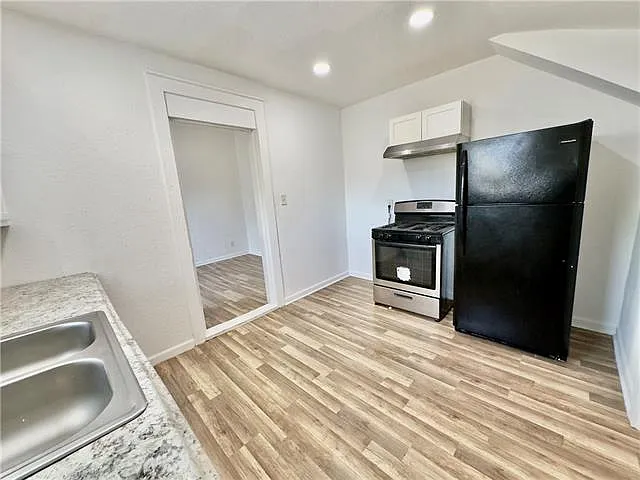433 Homer St — Photo 9