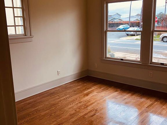 4th image of 2886-88 Redwood St