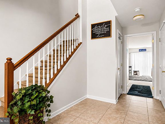 5th image of 152 Acorn Dr