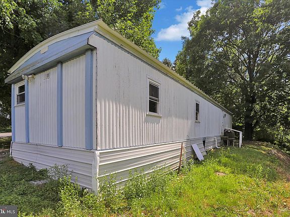 4th image of 746 River Rd