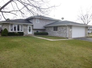 3711 Vail Ct, New Lenox, IL 60451