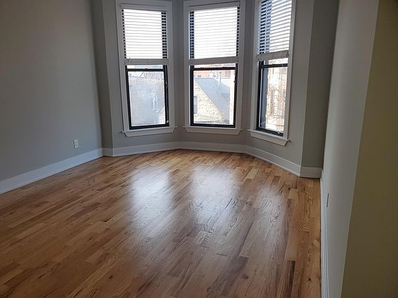 5th image of 647 W Oakdale Ave