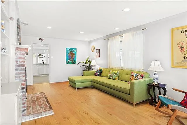 3 bed, 2.0 bath, 1695 sqft, $3,000 — Photo 4