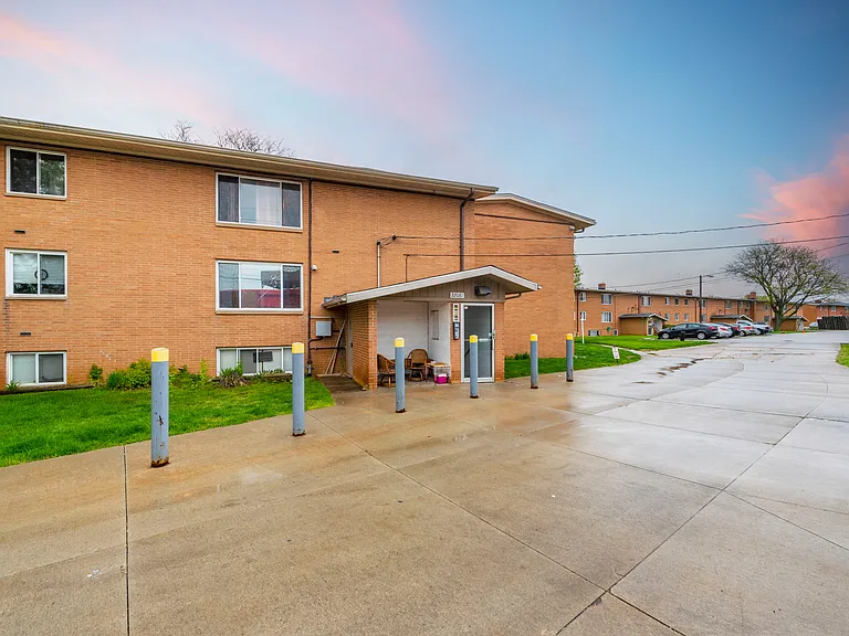 22081 River Oaks Dr #B8 — Photo 19