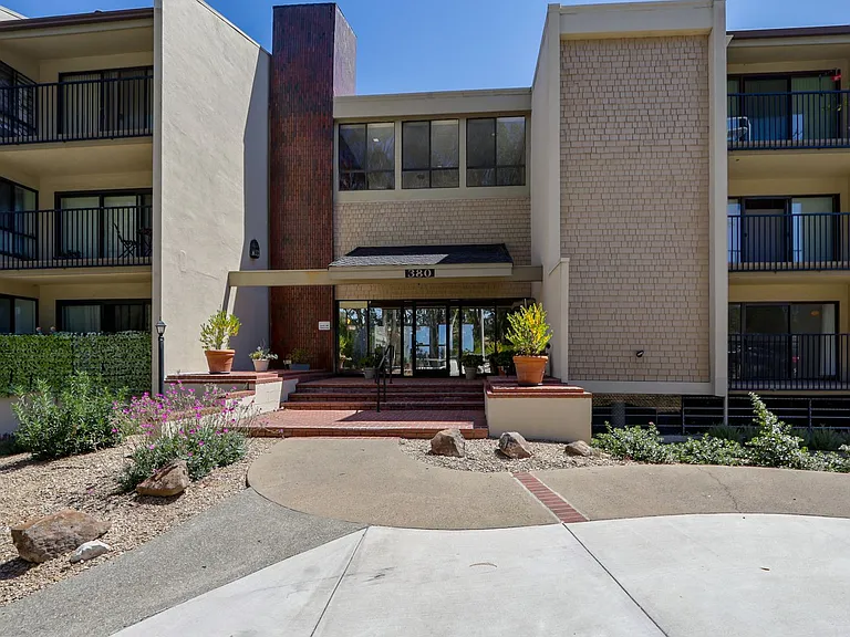 380 Vallejo Dr #128 — Photo 34