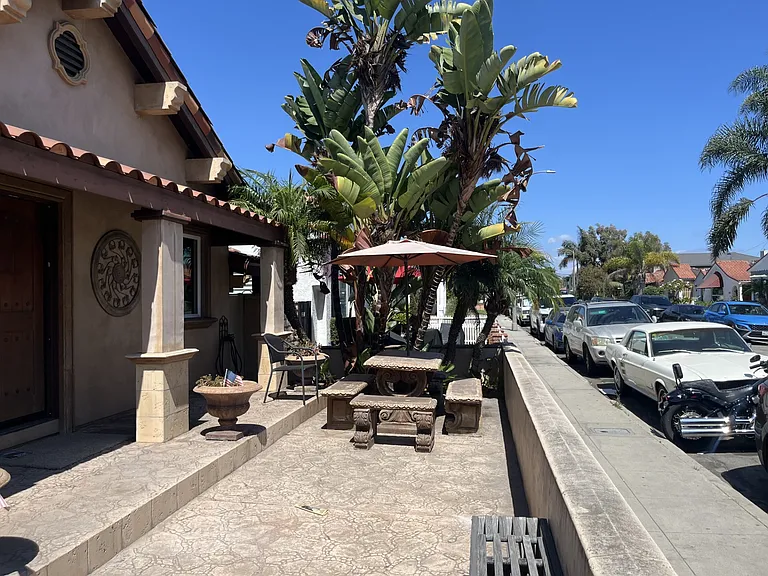 207 Nieto Ave — Photo 4