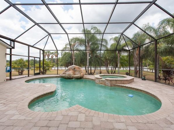 1521 Avondale Ridge Dr, Plant City, FL 33567