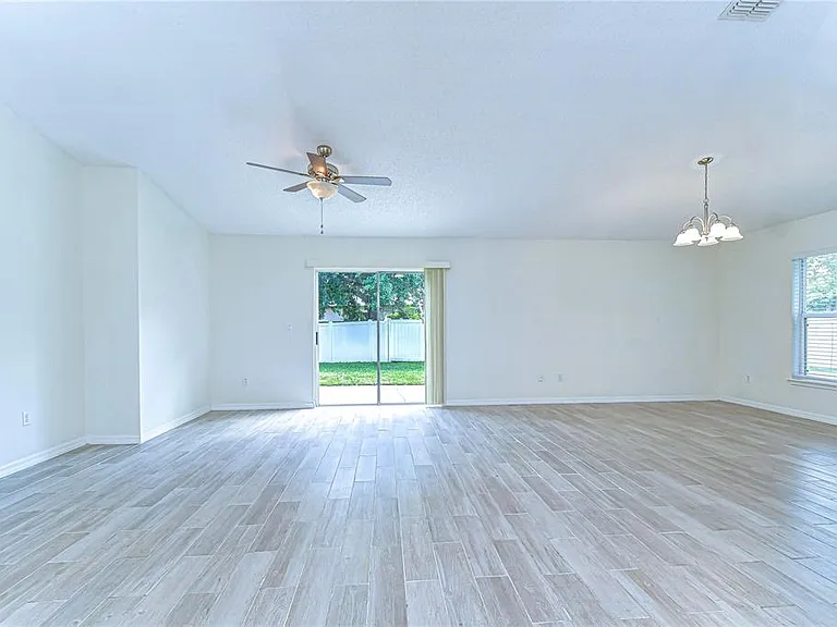 18303 Elmhurst Ln — Photo 19
