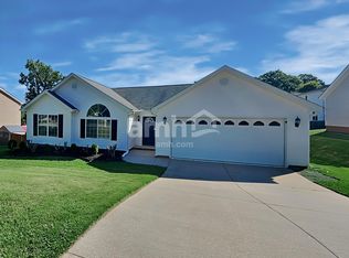 4 Sandwort Ln, Taylors, SC 29687