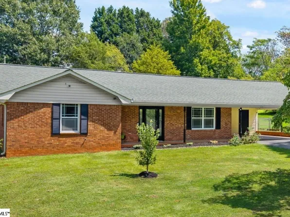 118 Willowood Dr, Spartanburg, SC 29303