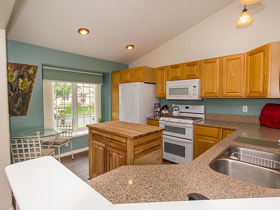 3rd image of 3252 Westbury Ct